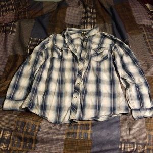 Skully XL Men's Long Sleeved Plaid Button-Down